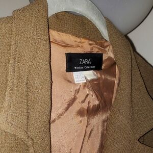 🤎 " Zara " Beige / Tan Sliky Blazer 🤎